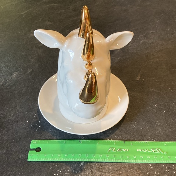 Willie Tsang Imm Living Cream gold rhinoceros ring holder - Picture 7 of 8